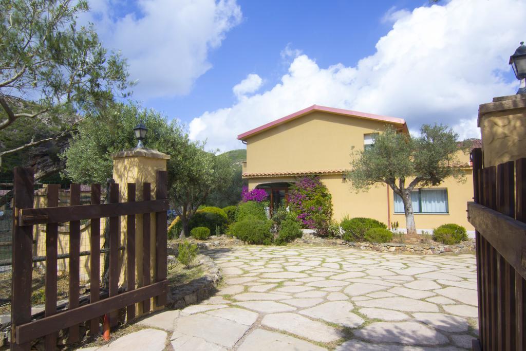 Agriturismo Sa Rocca Iglesias Luaran gambar
